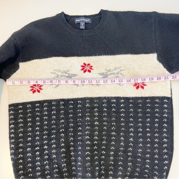Vintage 100% Shetland wool reindeer winter Christmas Holiday sweater by Britches - Picture 4 of 5